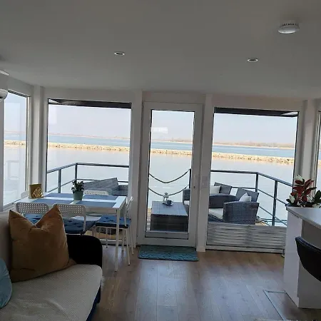 Ezuest Csuka Апартаменты Абадсалок