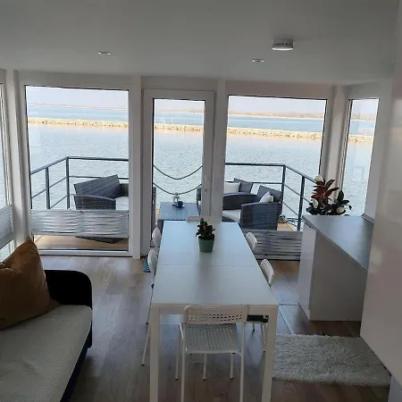 Ezuest Csuka Абадсалок